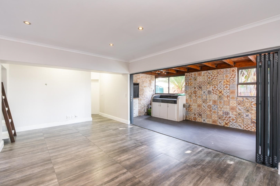 To Let 4 Bedroom Property for Rent in Milnerton Ridge Western Cape